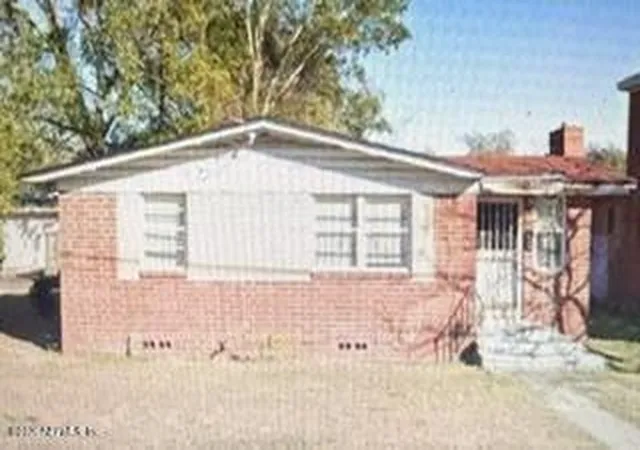 Photo 1 of Single family home for sale at 1913 Myrtle Ave N, Jacksonville, FL 32209 | MLS# 2171007 | Listing updated on 2026-10-28