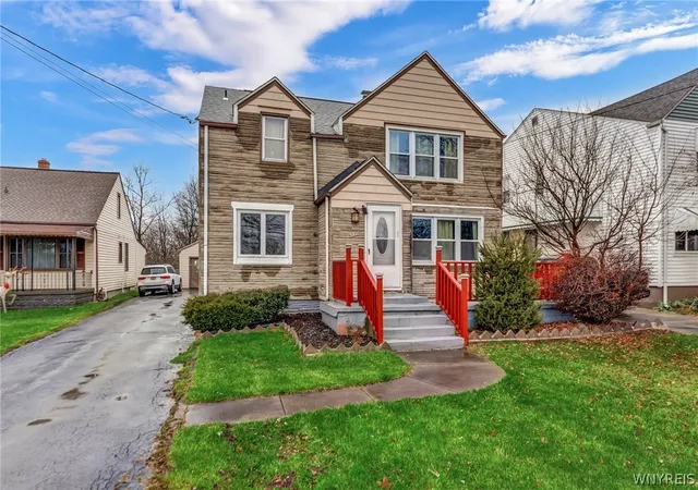 Photo 3 of Sale Pending at 336 Beach Rd, Buffalo, NY 14225 | MLS# B1534760 | Listing updated on 2024-10-21