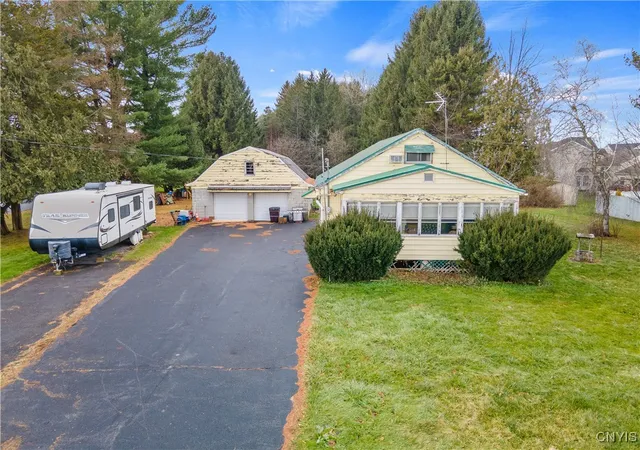 Photo 1 of Sale Pending at 8201 Lawton Rd, Clay, NY 13041 | MLS# S1581665 | Listing updated on 2025-11-01