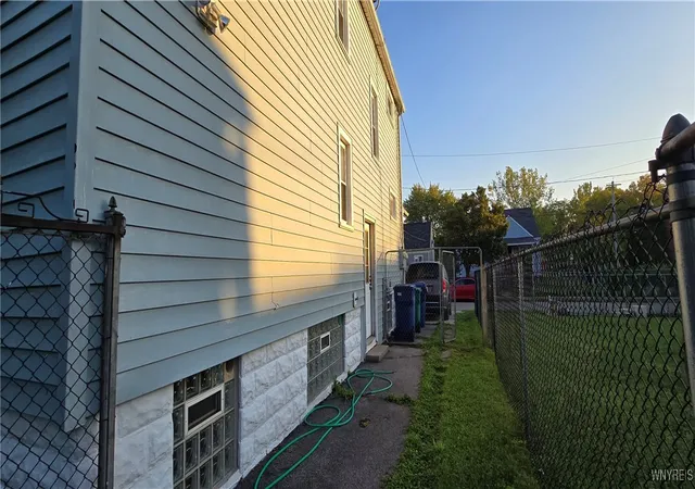 Listing Photo 4 - Condo for sale in building located at 129 Albert Ave, Buffalo, NY 14207
