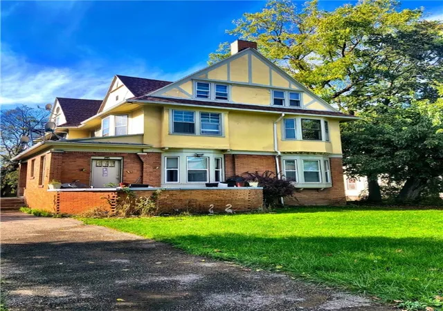 1st image of 1085 Saint Paul St, Rochester, NY 14621 | MLS# R1375279