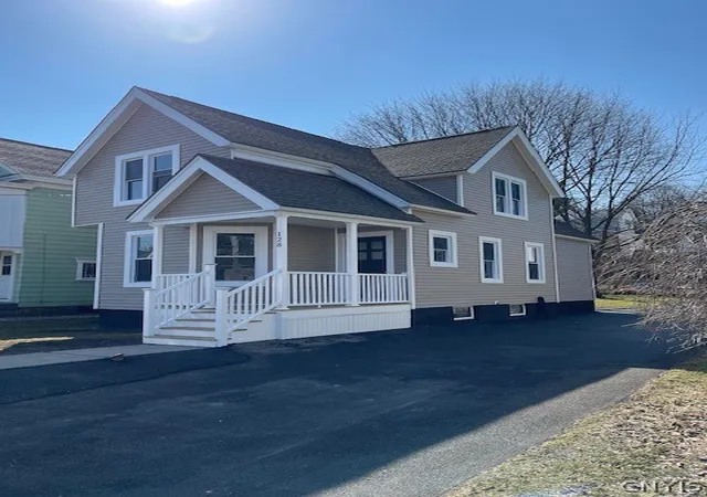 Photo 3 of Sale Pending at 128 Freeman Ave, Syracuse, NY 13209 | MLS# S1393904 | Listing updated on 2024-09-30