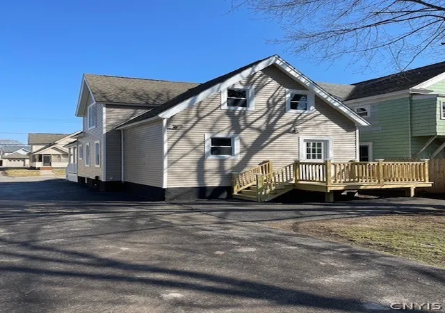 Photo 3 of Sale Pending at 128 Freeman Ave, Syracuse, NY 13209 | MLS# S1393904 | Listing updated on 2024-09-30