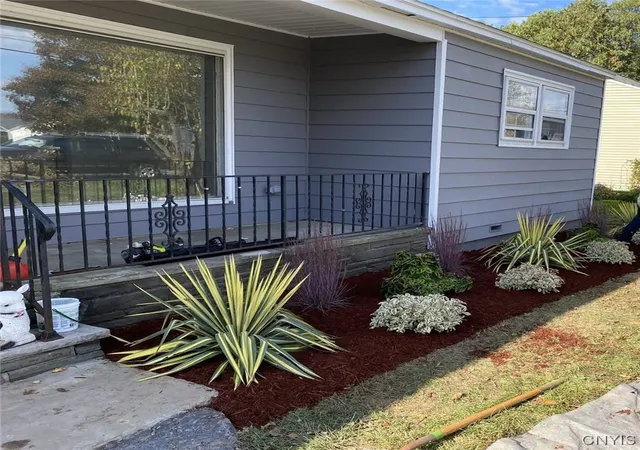 Photo 2 of Sale Pending at 230 Orchard Dr W, Syracuse, NY 13212 | MLS# S1461003 | Listing updated on 2026-04-14
