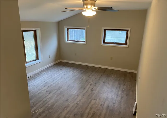 Photo 4 of Sale Pending at 230 Orchard Dr W, Syracuse, NY 13212 | MLS# S1461003 | Listing updated on 2026-04-14