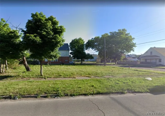 1st image of 1926 Ferry Ave, Niagara Falls, NY 14301 | MLS# B1476743