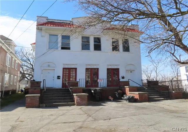 Photo 3 of Sale Pending at 313 Liberty Street, Syracuse, NY 13204 | MLS# S1523695 | Listing updated on 2026-01-05