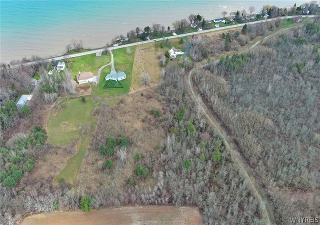 3rd image of 4286 E Lake Rd, Wilson, NY 14172 | MLS# B1529873