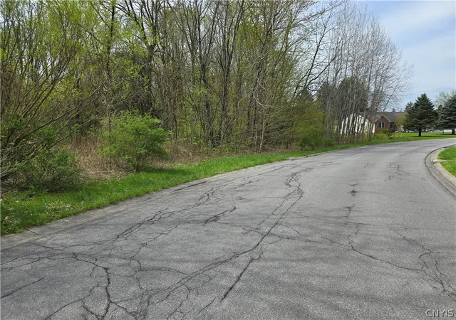 2nd image of 106 Benedict Manor Dr, Kirkville, NY 13082 | MLS# S1531575