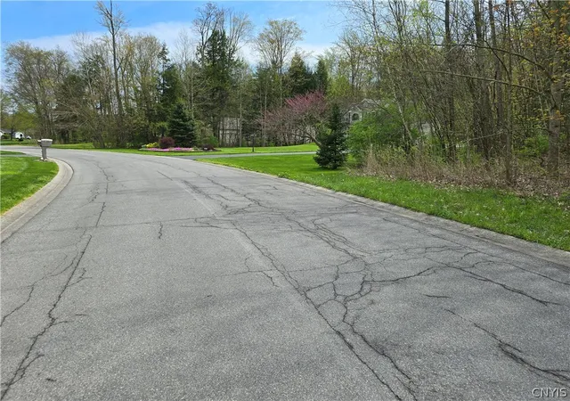 3rd image of 106 Benedict Manor Dr, Kirkville, NY 13082 | MLS# S1531575
