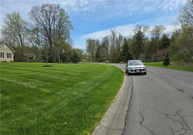 4th image of 106 Benedict Manor Dr, Kirkville, NY 13082 | MLS# S1531575