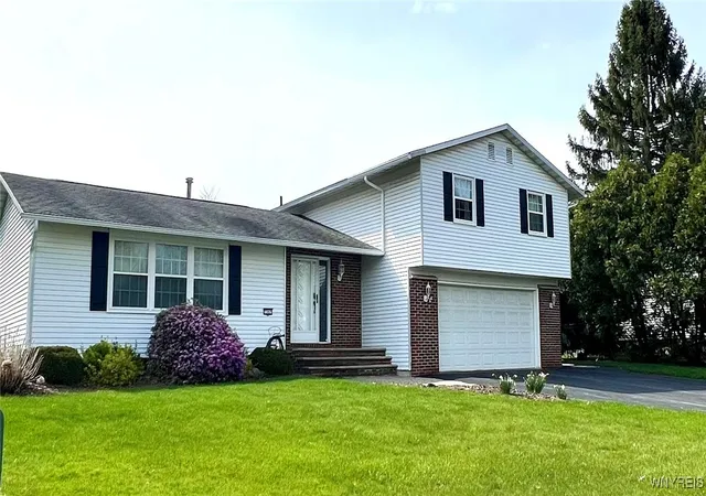 Photo 1 of Sale Pending at 7369 Cedarpost Road, Liverpool, NY 13088 | MLS# B1559892 | Listing updated on 2024-09-30