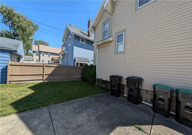 15th image of 32 E Hazeltine Ave, Tonawanda, NY 14217 | MLS# R1571388