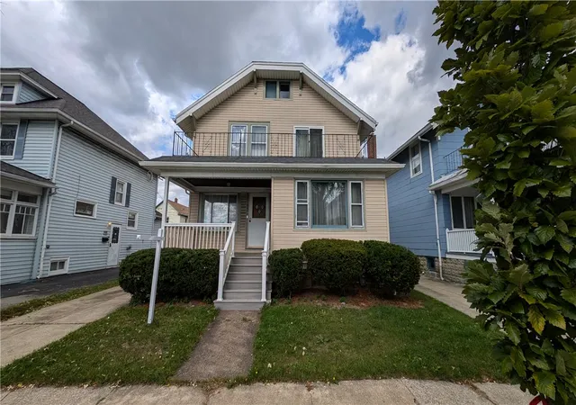 1st image of 32 E Hazeltine Ave, Tonawanda, NY 14217 | MLS# R1571388