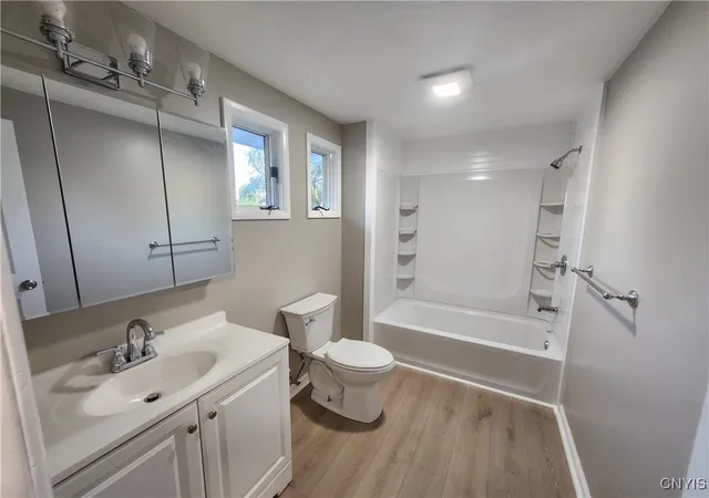 3rd image of 655 Sunflower Dr, Liverpool, NY 13088 | MLS# S1574229