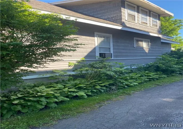 Photo 3 of Sale Pending at 78 W North St, Ilion, NY 13357 | MLS# B1576589 | Listing updated on 2025-01-21