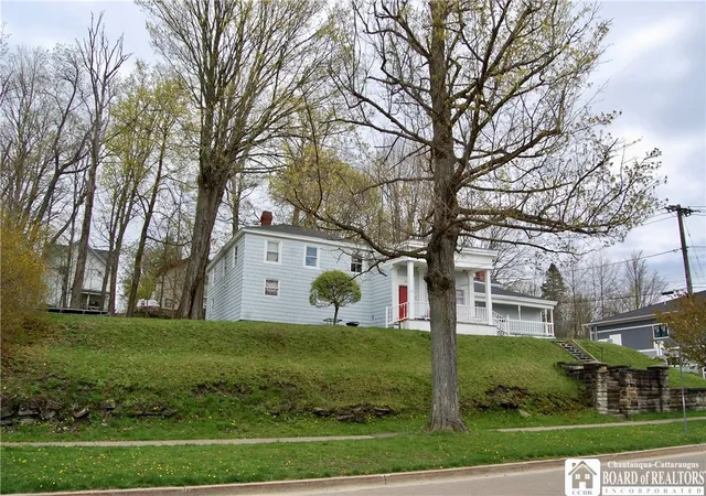 2nd image of 351 E 5th St, Jamestown, NY 14701 | MLS# R1582166