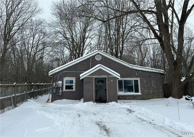 Photo 1 of Sale Pending at 7300 Lakeshore Rd, Cicero, NY 13039 | MLS# S1584079 | Listing updated on 2025-06-27
