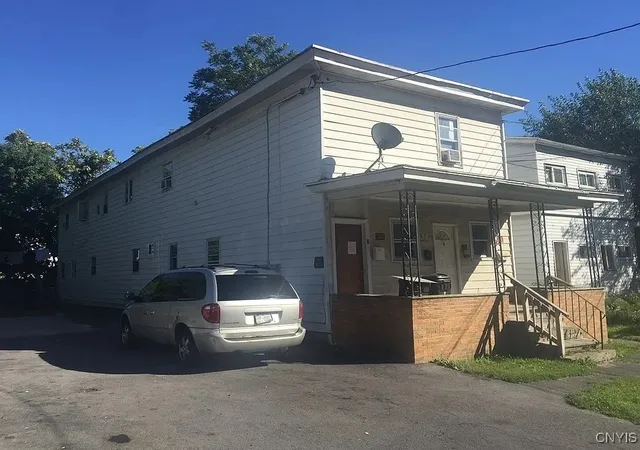 Photo 1 of Sale Pending at 812 Kirkpatrick St, Syracuse, NY 13208 | MLS# S1590850 | Listing updated on 2025-11-18