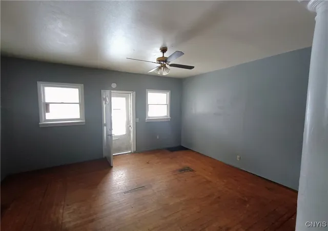 Photo 3 of Sale Pending at 812 Kirkpatrick St, Syracuse, NY 13208 | MLS# S1590850 | Listing updated on 2025-11-18