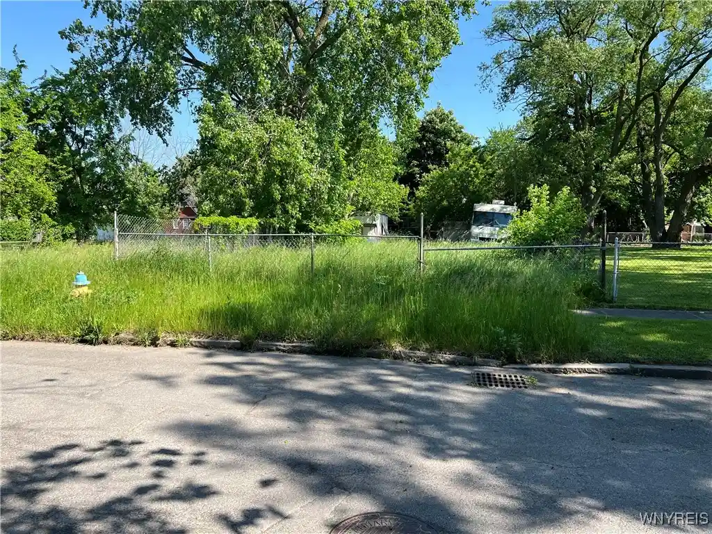 Photo 1 of Land for sale at 2226 Mackenna Ave, Niagara Falls, NY 14303 | MLS# B1596604 | Listing updated on 2025-12-27