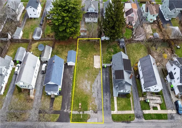 1st image of 410 Kenwick Dr, Salina, NY 13208 | MLS# S1599406