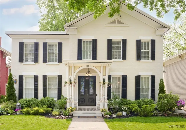 Photo 1 of Single family home for sale at 126 E Genesee St, Fayetteville, NY 13066 | MLS# B1601037 | Listing updated on 2026-05-22