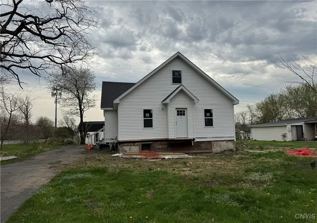 Photo 1 of Sale Pending at 362 Long Branch Rd, Syracuse, NY 13209 | MLS# S1602252 | Listing updated on 2025-05-14