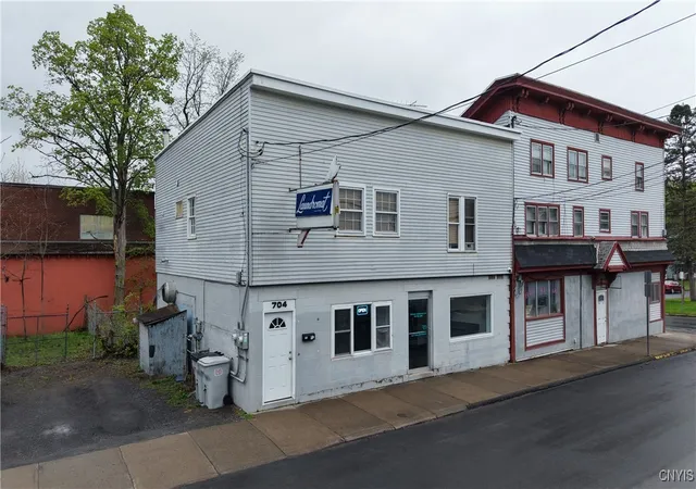 Homes for sale in Whitestown, NY | 704 Utica St, Whitestown, NY 13424 | MLS# S1604401