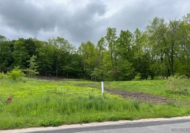 2nd image of 4951 Big Vista Dr, Lewiston, NY 14092 | MLS# B1604608