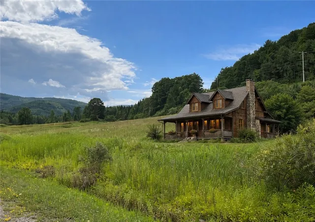 2nd image of 463 Cemetery Rd, Cobleskill, NY 12043 | MLS# R1606320