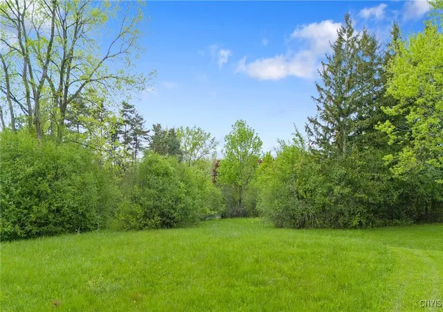 Homes for sale in De Witt, NY | 6002 Sewickley Dr, De Witt, NY 13078 | MLS# S1607919
