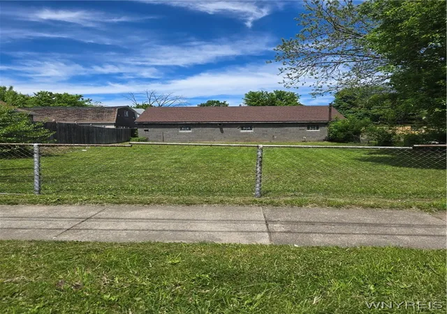 4th image of 1748 Ashland Ave, Niagara Falls, NY 14301 | MLS# B1608598