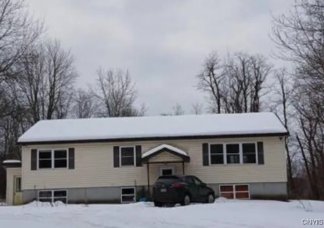 Homes for sale in Oswego, NY | 198 Gardenier Rd, Oswego, NY 13126 | MLS# S1609407