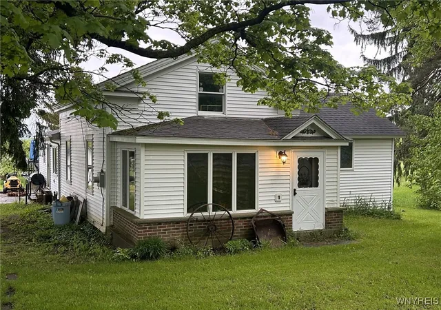 Homes for sale in Bennington, NY | 985 Sierk Rd, Bennington, NY 14011 | MLS# B1610328
