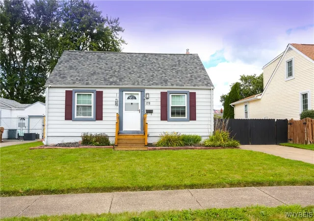 3rd image of 178 Chapel Ave, Cheektowaga, NY 14225 | MLS# B1614591