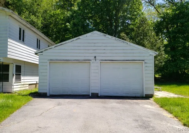 Photo 3 of Single family home for sale at 24 Loomis Ter, Phoenix, NY 13135 | MLS# S1616674 | Listing updated on 2026-07-16