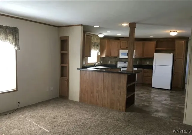 2nd image of 109b Elmhurst, Lockport, NY 14094 | MLS# B1616482