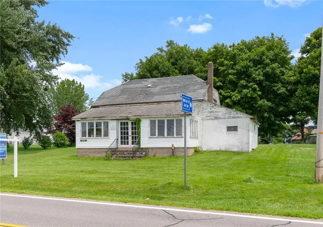 Photo 3 of Single family home for sale at 6970 Rt-14, Sodus Point, NY 14555 | MLS# R1616938 | Listing updated on 2026-07-28