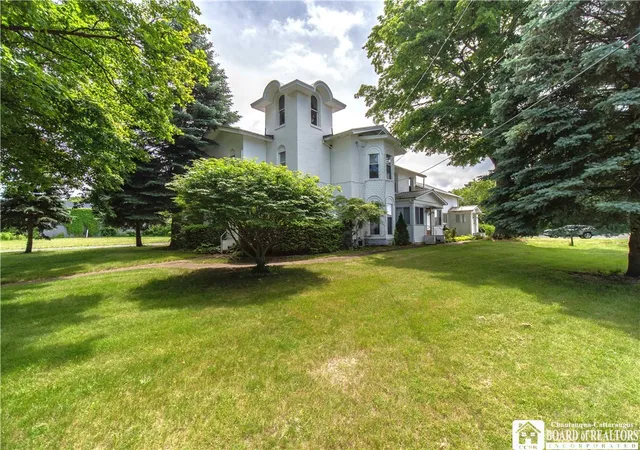 3rd image of 12 Central Ave, Portland, NY 14716 | MLS# R1617472