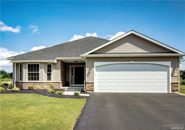1st image of 78 Lincolnshire Dr, Lockport City, NY 14094 | MLS# B1618115