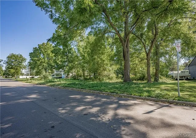 3rd image of 78 Lincolnshire Dr, Lockport City, NY 14094 | MLS# B1618115