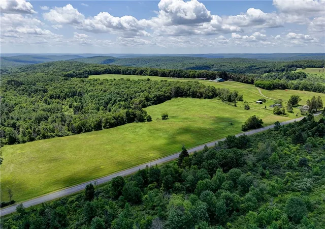 2nd image of 172 Hill Rd, Ithaca, NY 14850 | MLS# R1618374
