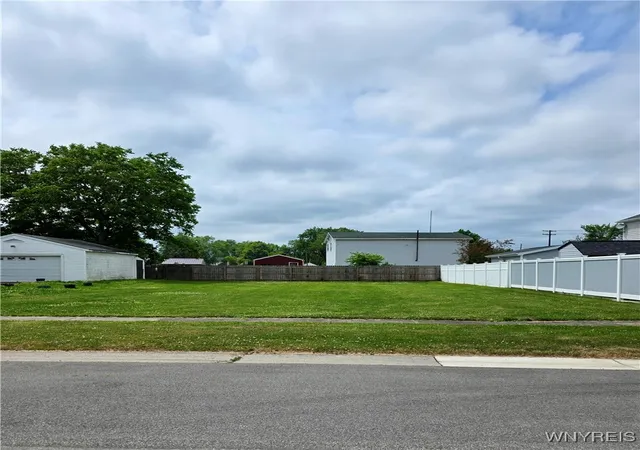1st image of 16 Stark St, Tonawanda, NY 14150 | MLS# B1618527