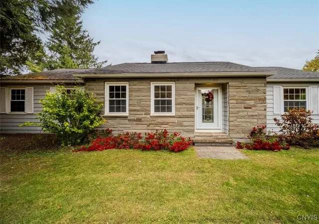 Photo 3 of Sale Pending at 884 Kibby Rd, Baldwinsville, NY 13027 | MLS# S1621930 | Listing updated on 2026-07-26