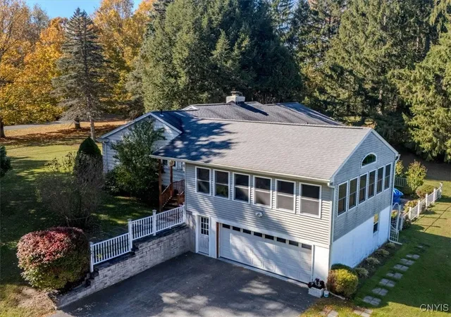 Photo 4 of Sale Pending at 884 Kibby Rd, Baldwinsville, NY 13027 | MLS# S1621930 | Listing updated on 2026-07-26