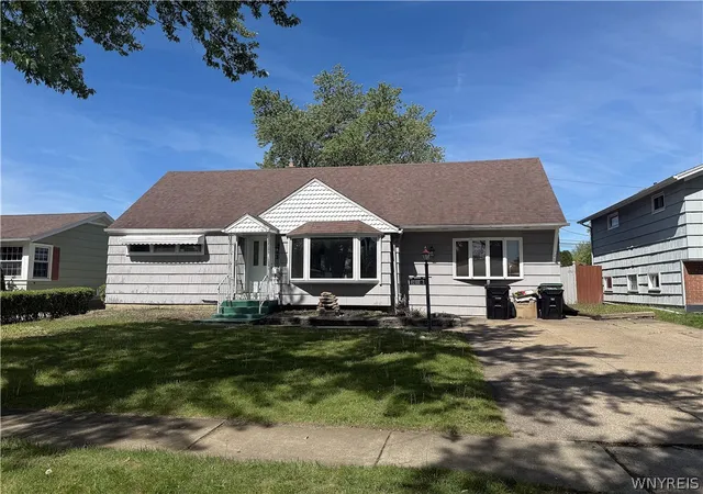 1st image of 14 Dolphann Dr, Tonawanda, NY 14150 | MLS# B1621486