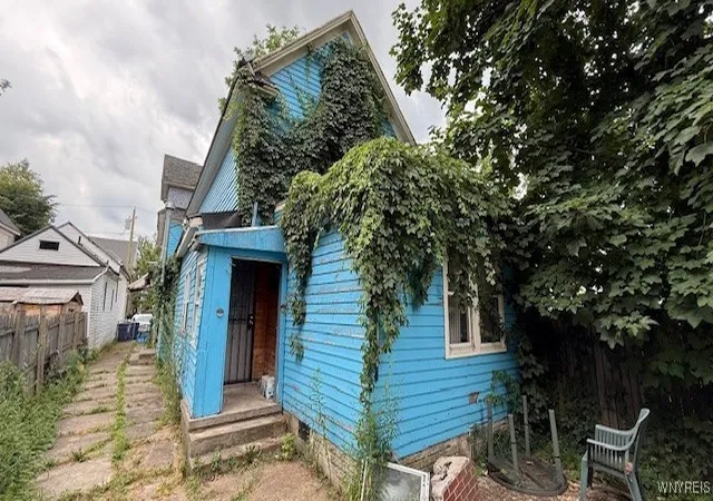 Homes for sale in Buffalo, NY | 565 West Ave, Buffalo, NY 14213 | MLS# B1624189
