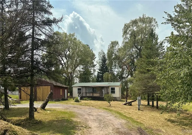 Homes for sale in Westmoreland, NY | 5223 Moore Rd, Westmoreland, NY 13490 | MLS# S1626775
