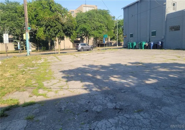 2nd image of 1414 Main St, Niagara Falls, NY 14305 | MLS# B1627220